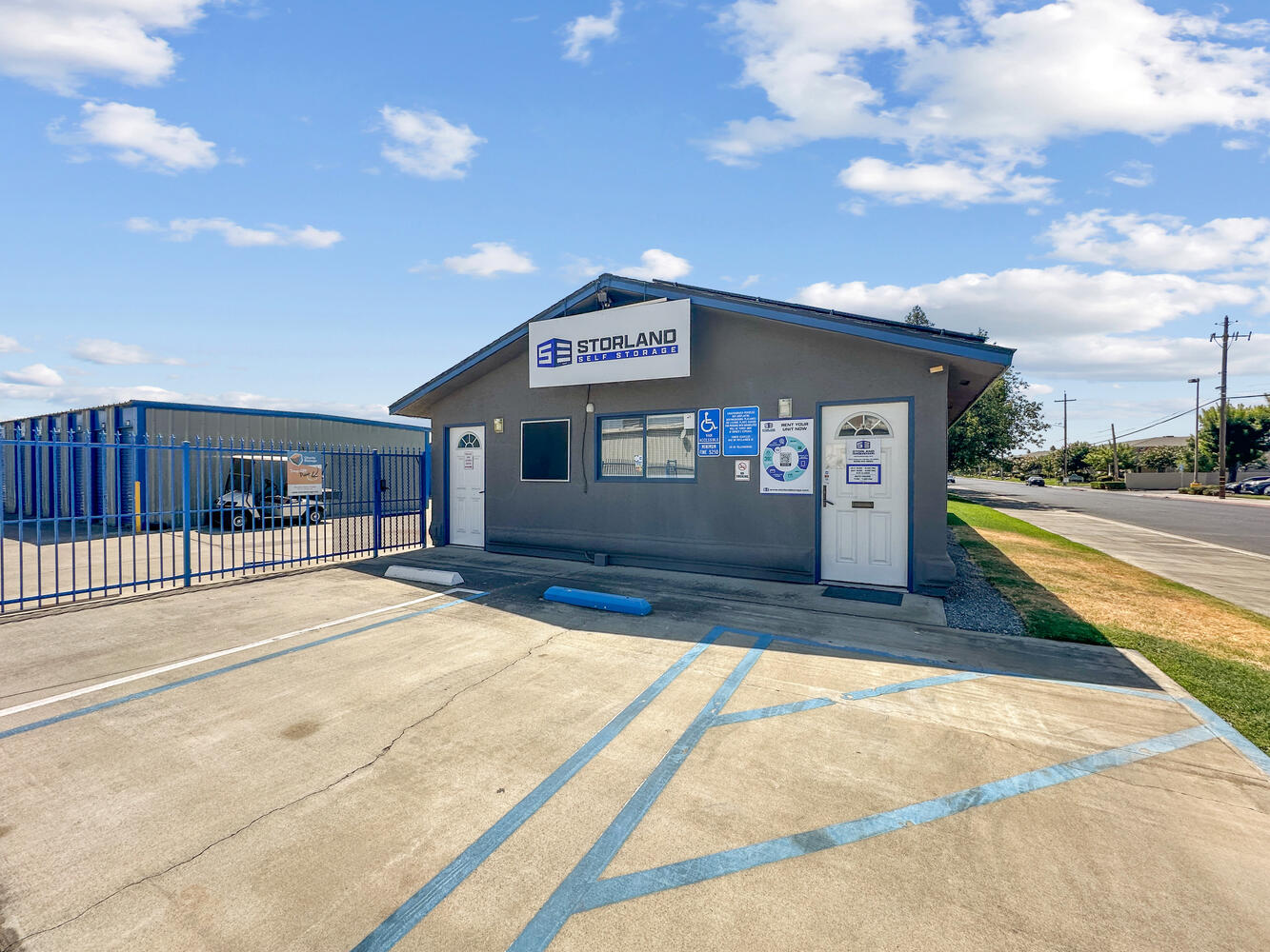 Storland Self Storage Reedley